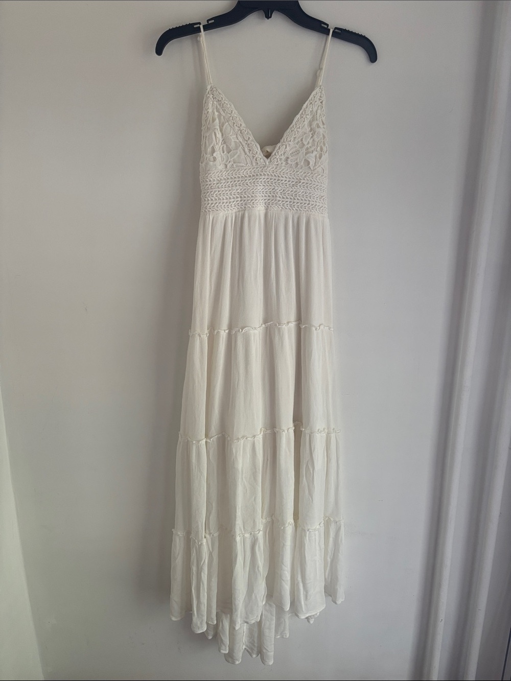 Altar’d  State | Lace Bodice White Maxi Dress with Spaghetti Straps Sz L